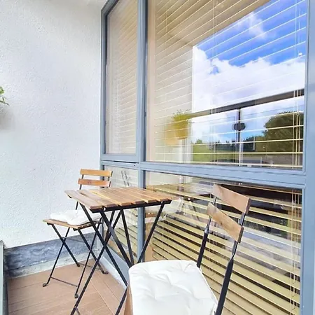 12 Courthouse Square