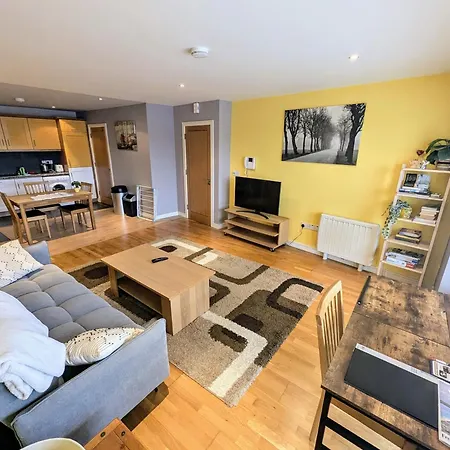 12 Courthouse Square