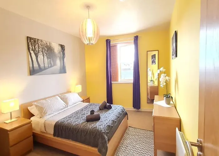 12 Courthouse Square *